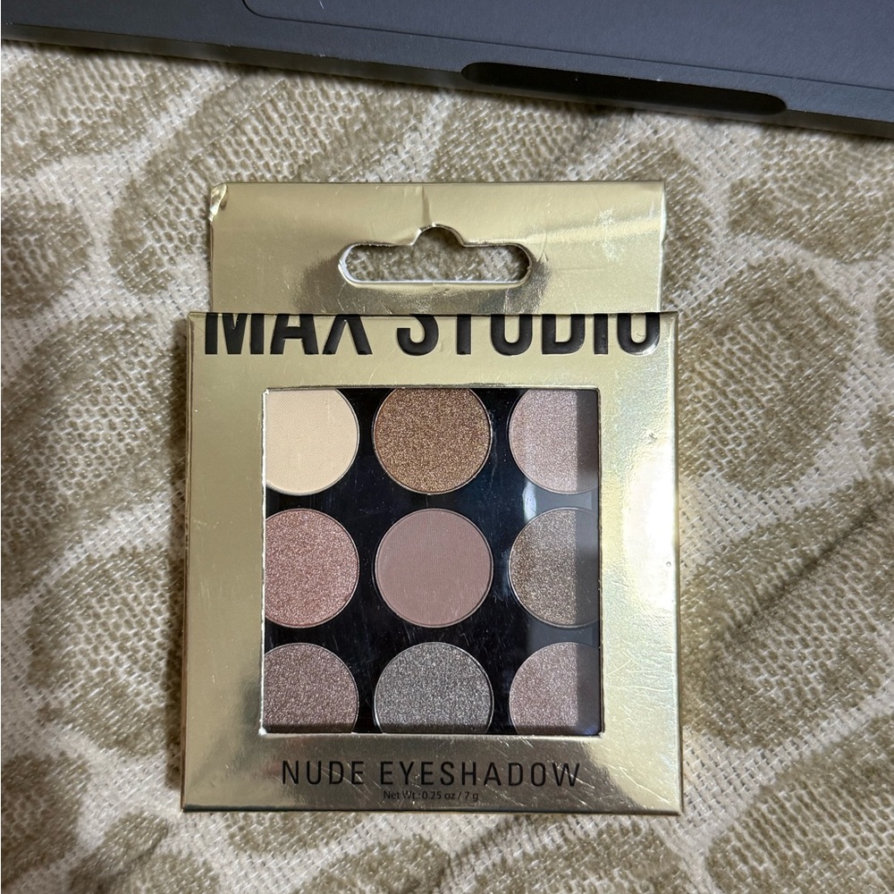Max Studio Eyeshadow Palette - Cream, Gold, and Brown Hues